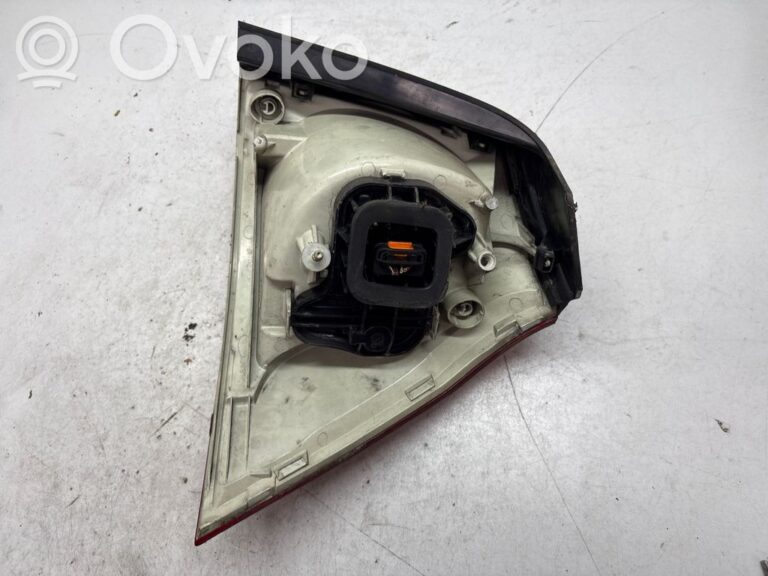 2b0ac560be73e4e86d61ce1cc30d8f18-3c1cabc115b49c565ccc30916628fb92_rear_tail_lights
