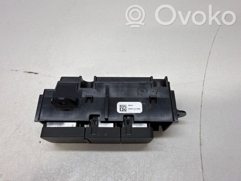 2b7b03864bbf40d07cf172c656cef894-f5d43c599d1b1097a1f90fb1e37b7990_light_switch