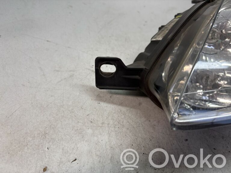 2da21da254c385c421311529fbcccab2-b96d54aa00a2f689541482bfbcf2702d_headlight_headlamp