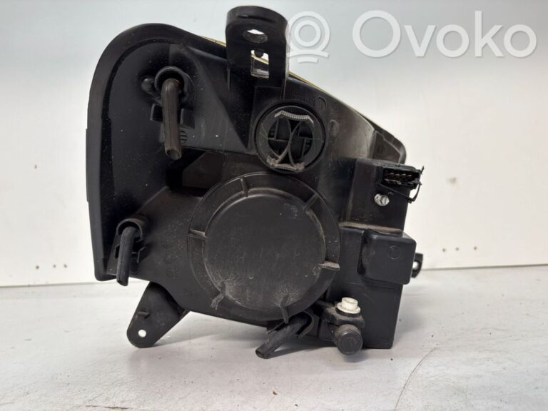 2e578c3cf6b5739136625ceae9e04dd2-e4f84950c6e830ecb4acd400d0598f11_headlight_headlamp