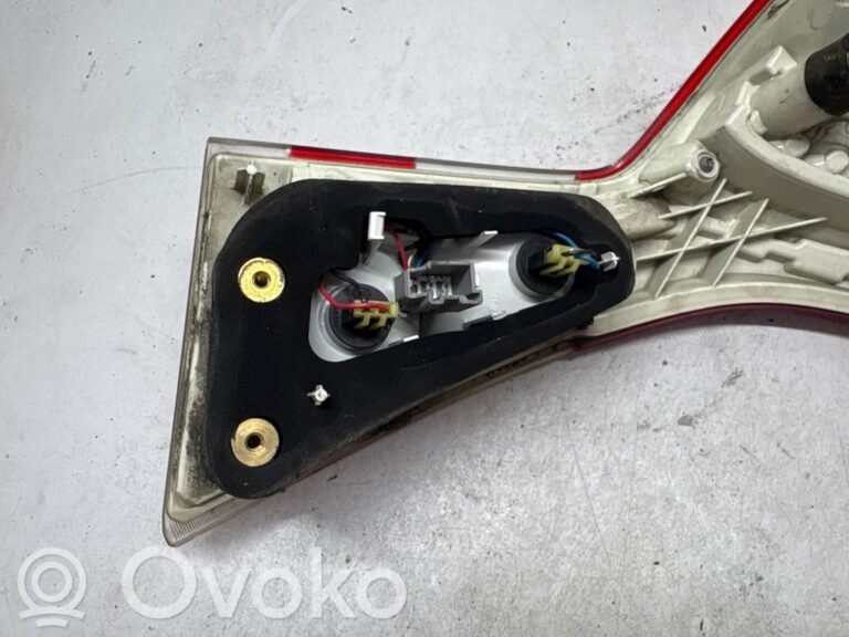 2f70663945bb7b105fa9e98a1783c1d3-d60fd8340b1a3616ecc9b2db3f7d1e2b_tailgate_rear_tail_lights