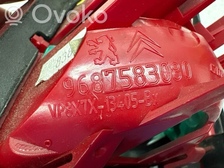 2fbbade6529b2fe772b1324a557e2568-536193d858b9b5ddc3ccdaa8cc87fe82_tailgate_rear_tail_lights