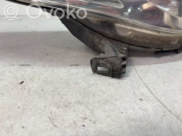 2fc2d4e021a2449d4f30cf99ebfd54a3-aafc8dffdc1b6bfe8b702f80f843ffaa_headlight_headlamp