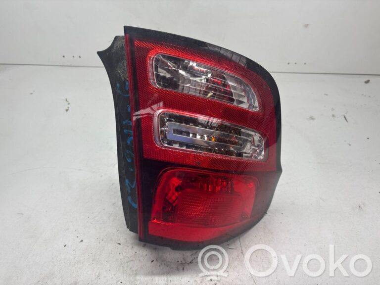30d866c929e6f2e1c082893ead1fb201-e040bc6cc96c2c49f8c58e69f4666ec8_rear_tail_lights