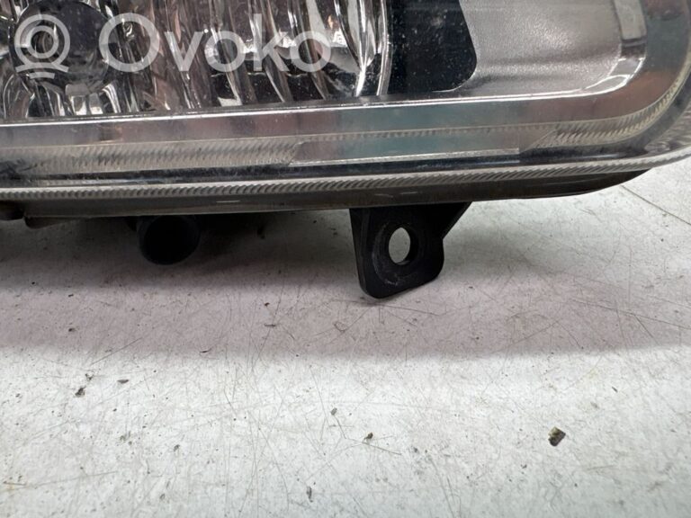 31d2c057e99f3a180da64aba2483ad55-718a495bb13ddf3a080cf69f078399ff_front_fog_light