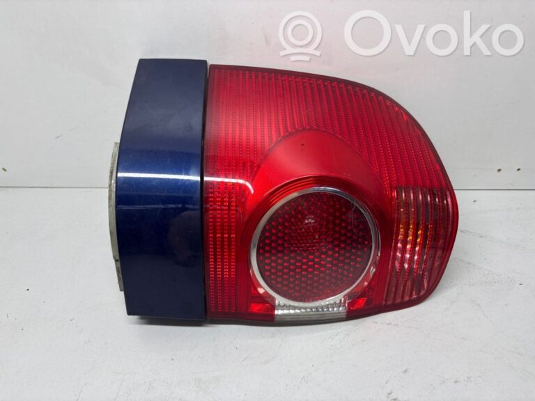 31e2900ce4731ce46c9cd1dc49b29308-78a57341c9d251373ad53b7cbc1eb86a_rear_tail_lights