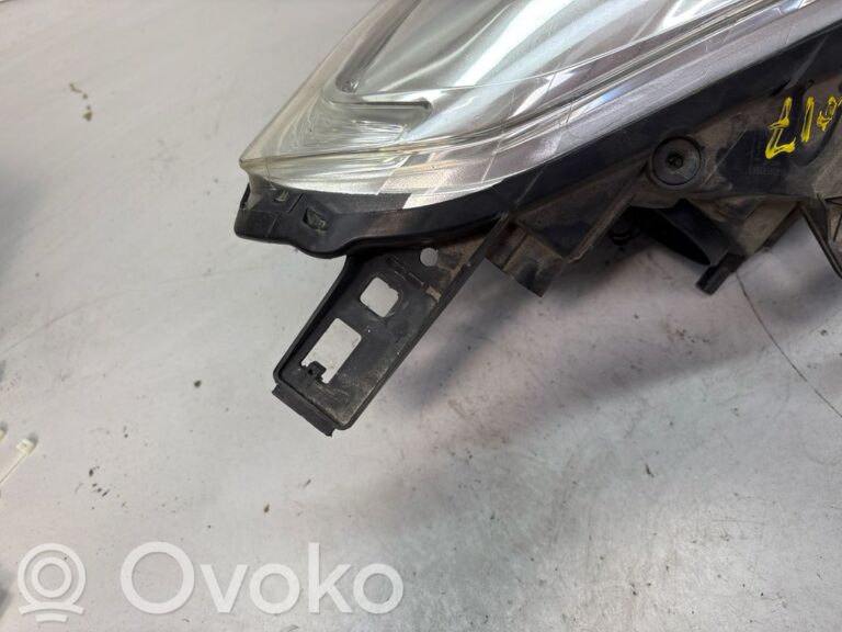 31f7ab31f3d4fced9ef2abccf0c9162d-120fadd74452090b4724875977e096c5_headlight_headlamp