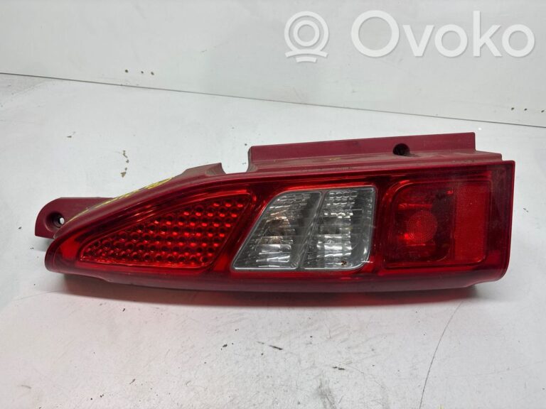 31fc1e1736f19dfdb7046e03796df13d-d70dd5ed585b11e59218e950f79a57a1_rear_tail_lights
