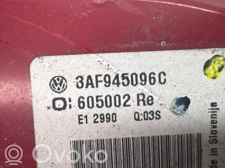 3245e84130b24021a4d28b88b5fb1cc3-243b67b81c3c8202a646b0b0bf26b8f5_rear_tail_lights