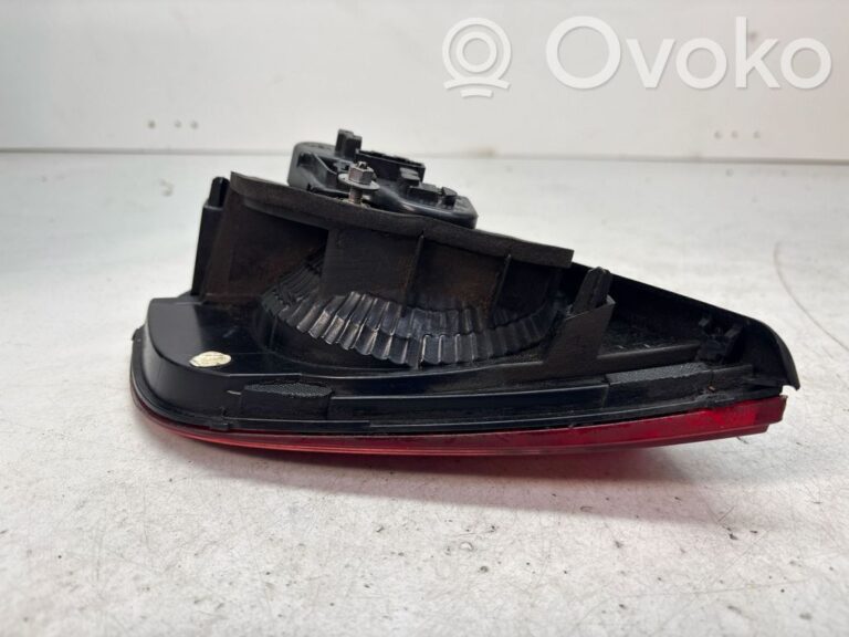 3354342c5d996177a852107d168f59c5-736a6790d355cebdd0649d5af599446e_tailgate_rear_tail_lights