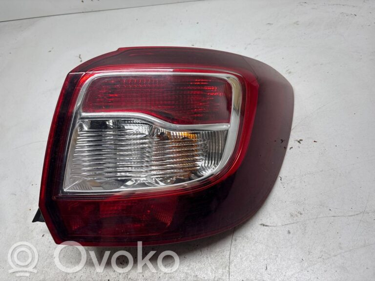 33c2e72f6fa6ea80b3b5b60662d4ddc3-e08e33216efe19e8b1f5a7a35f80a044_rear_tail_lights