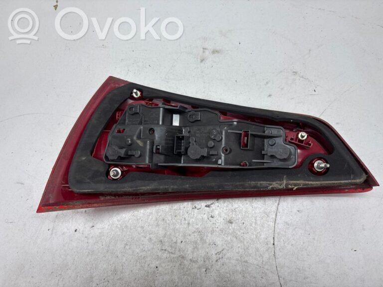 346b79c792b76180d59d424adc0db7af-1136511de0da7e5d5b83b6498aa590ae_rear_tail_lights
