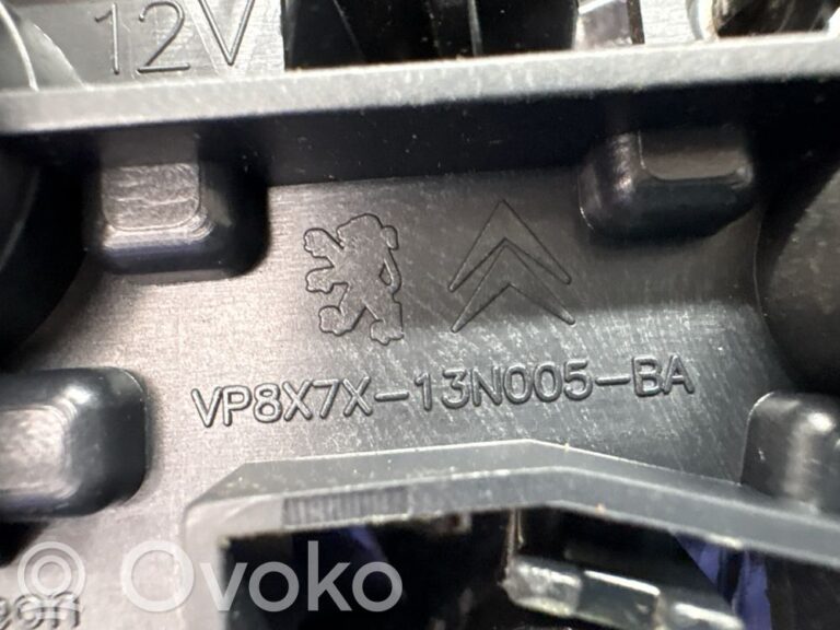 34a4994f5628e8a235bc04cf59597e95-c5f5a91d90330f4f3eb62cf25d6edc79_tail_light_bulb_cover_holder
