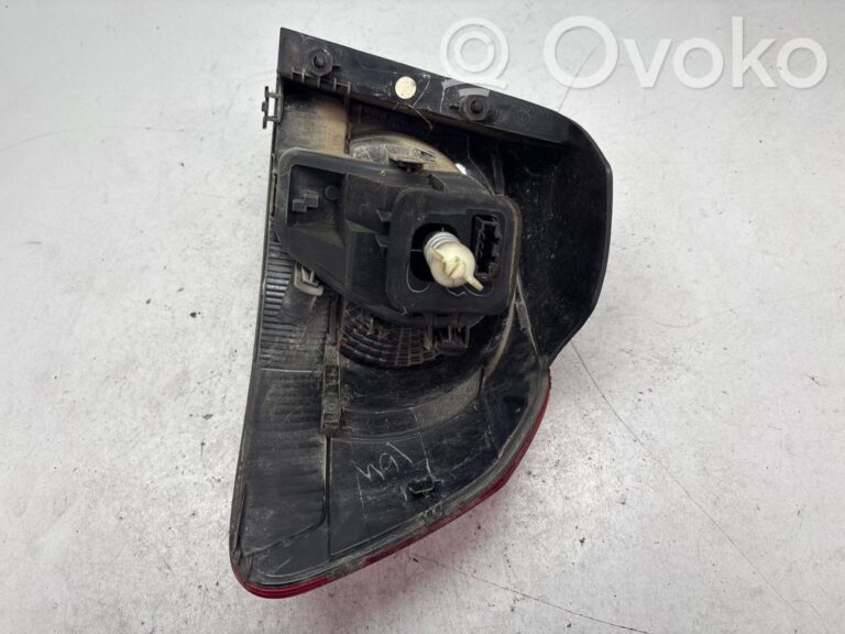 34f2a894253924ff913606616579ed5c-84530c3791770d58ab6891e5f68a13ed_rear_tail_lights