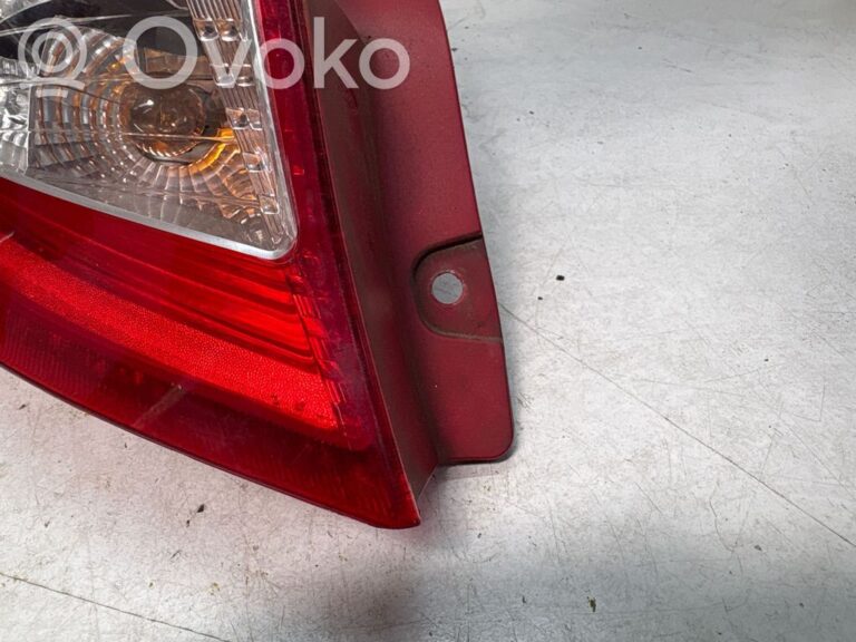 37f21053600a9744d297a4fdb1f10b6b-625b0420affc89deece2ec323b2f48b9_rear_tail_lights