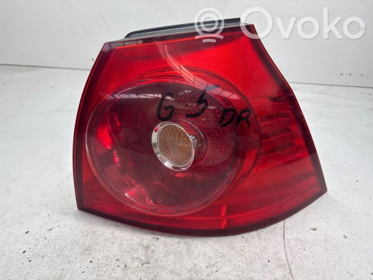 386133cbd11e74fcca38ab908f3fdb7d-810a40a9ee8c8142cac3543a45a99136_rear_tail_lights