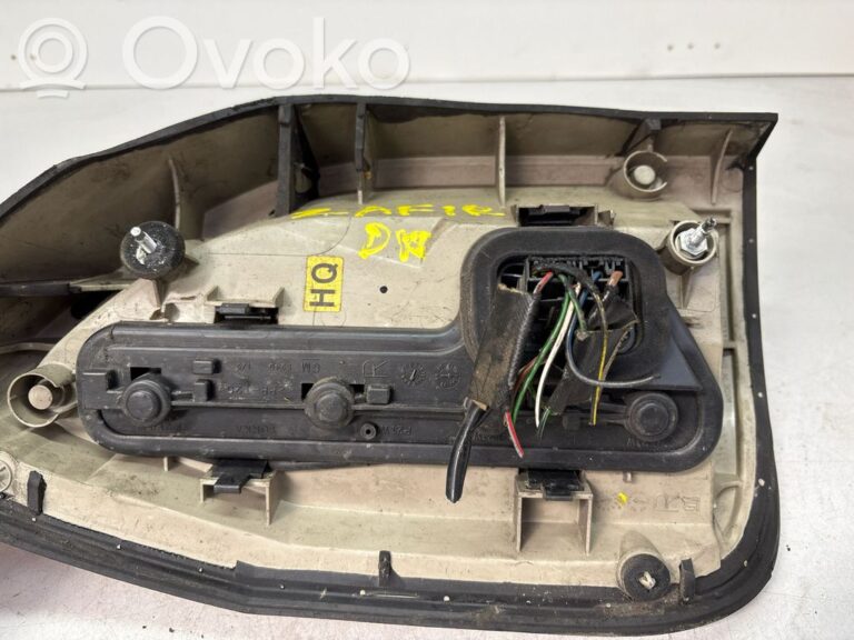 38f4b11bd22f525f6c94189b51c4580f-287b97506a12a1bdba8d026251f74206_rear_tail_lights