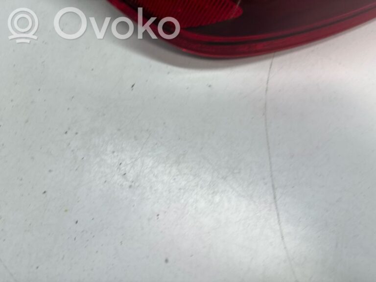 38fc42bdac1f5684b25f39b134422471-a5870433fdacc749379aa52a41b1e618_rear_tail_lights