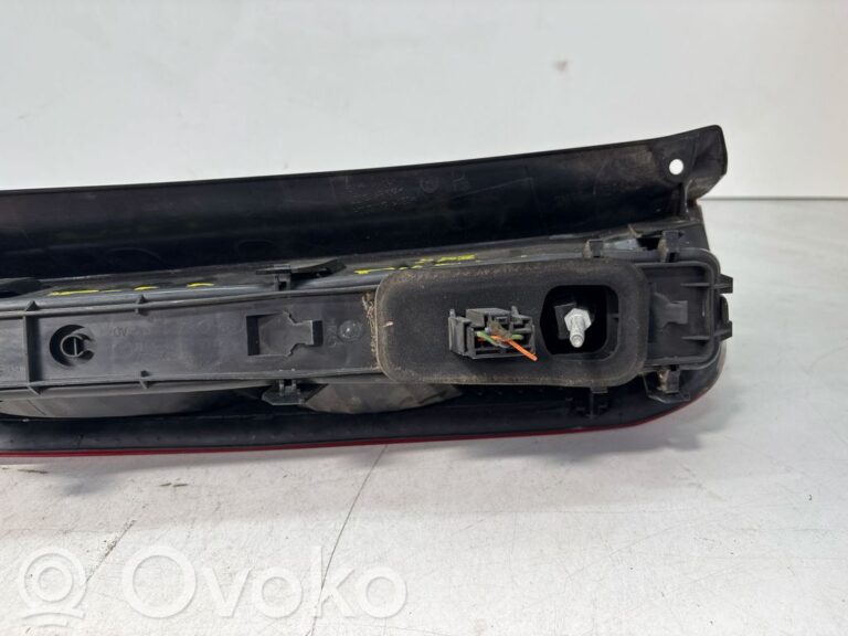 39f386e79cb0e67bee396721c369c763-01ba2f915881ba35d618f85de5ad71ca_rear_tail_lights