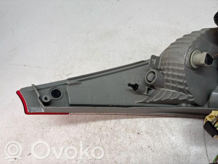 3a86747488bde1ab4315a384ecf398b0-e6a2582a7d3710c64bb4dc9777ff89c0_tailgate_rear_tail_lights