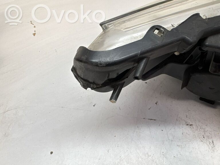 3ae0a32544079a8042ecfca6d9e086ae-36a025b9d52909a3adfeb3411202af81_headlight_headlamp