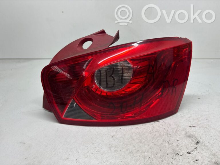 3af7789feeb7562e4844409b2c63d1e1-37f5baa9c06a45e0ecccd36de33a55fe_rear_tail_lights