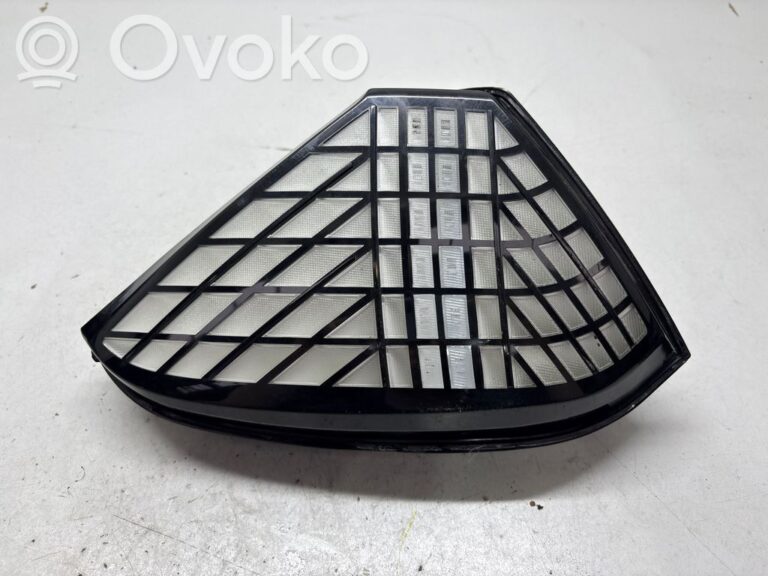 3b617a5fd92f209a8be47fee4acba088-464b2d6b9e80b1738c6c6b9aff6a4cab_rear_tail_lights