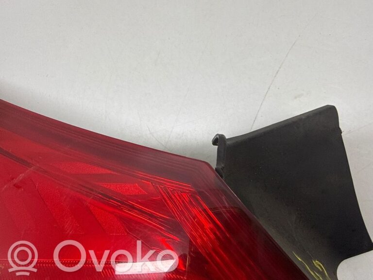 3c2098d5a13cc1de69cf372992158cfb-944c88057e237266a08beef2c31da8a9_rear_tail_lights
