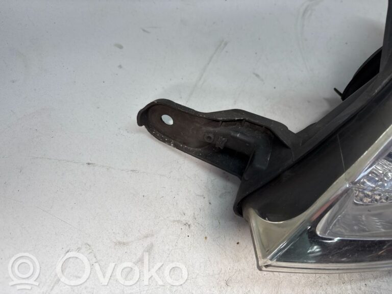 3e9cef6761803df1fb7495df2f5d9379-2ebd84e93483e85691af5bd3bc0fc41f_headlight_headlamp