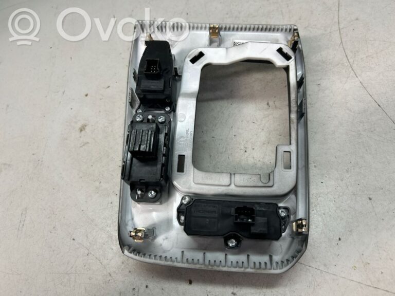 3fa31e3640db8b29cf651ff32d975f67-d256bed88cc7de34a6ea5c3a7b1de9f5_gear_shifter_surround_trim_plastic