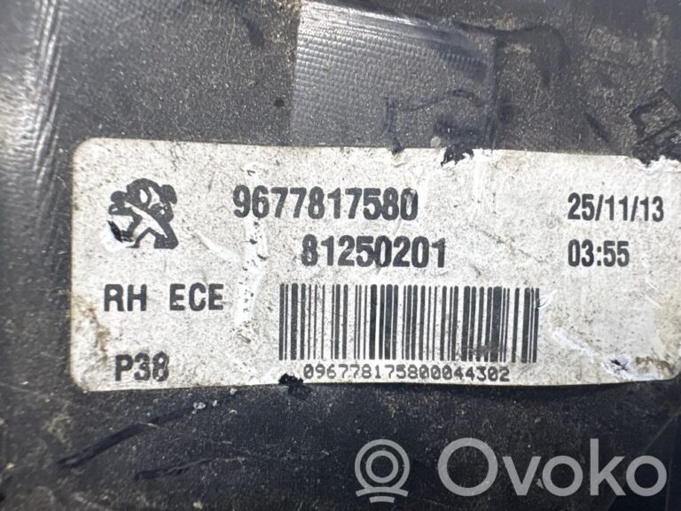 40113e775abd65e4870bd8dc17745881-52016c9c64e823275dac2ef9135129ef_rear_tail_lights