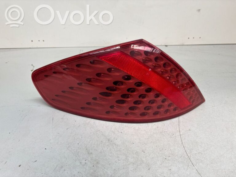 413d25f5abe158a5ffe93fb65539b86a-ebb7498b7767103bb660e281e4d9a922_rear_tail_lights