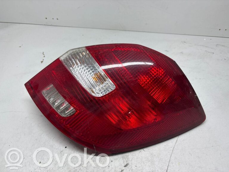 4219cb41fc077cca6e571a0aa1a06103-7678981e951a1c7600d59167a1694424_rear_tail_lights