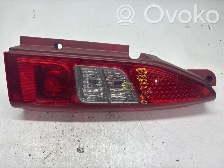 4332240edbdff53c55c0b799d67b7d77-503df7e695ee4018eff13ed5ca08dd8f_rear_tail_lights
