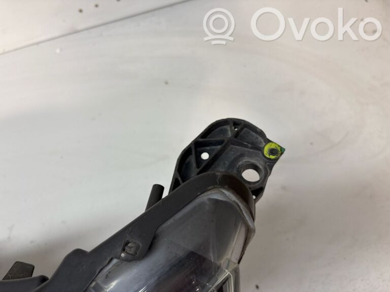 43c68c28cf0f40b66d33338bdafa7f97-65b16e0e0ca547be7a20e33fd5c16d4b_headlight_headlamp