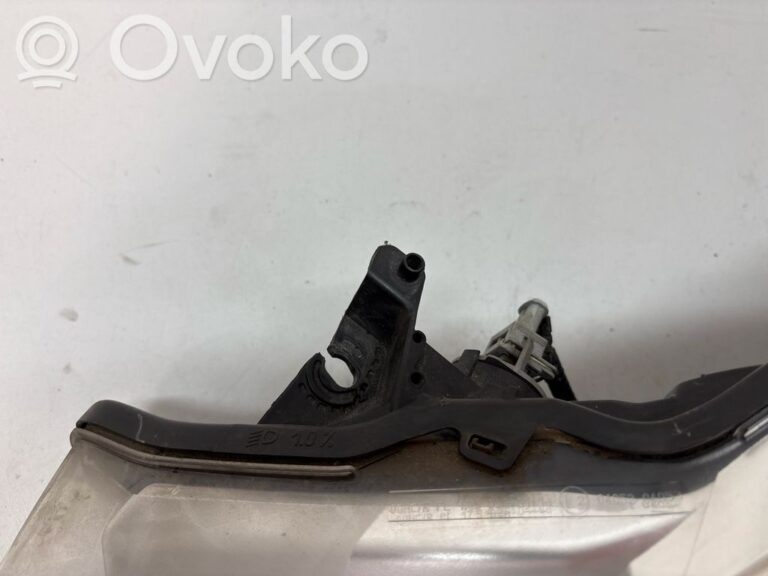 44220dc0bbd34ba018950809aafc3914-e32f5a38aa997e034e515f24e3a1e0a7_headlight_headlamp