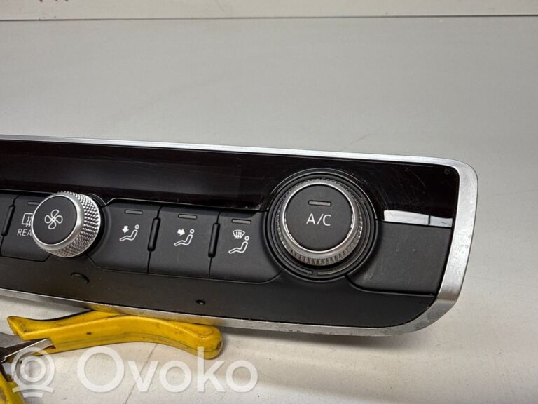 4430260c58a8a570180ae0f2de8c2bf1-50653564a83c8e70212ef9608b53b09c_climate_control_unit