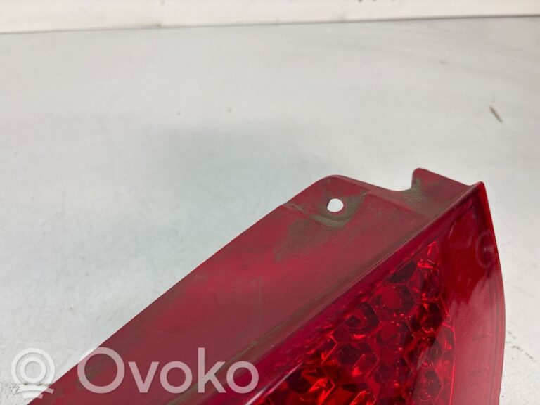 451fc2e632cedfecc8d19fa839bea032-e7867459a2abc0f9aeaa5a710f19a102_rear_tail_lights
