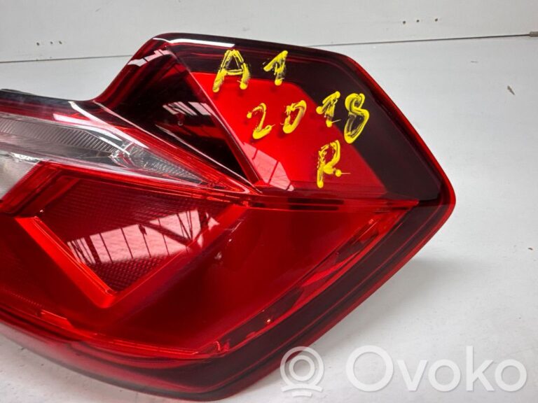 4644962cccfdba886070a4a268b5d5f4-372bc7a9856844d76fcff04c67320522_rear_tail_lights