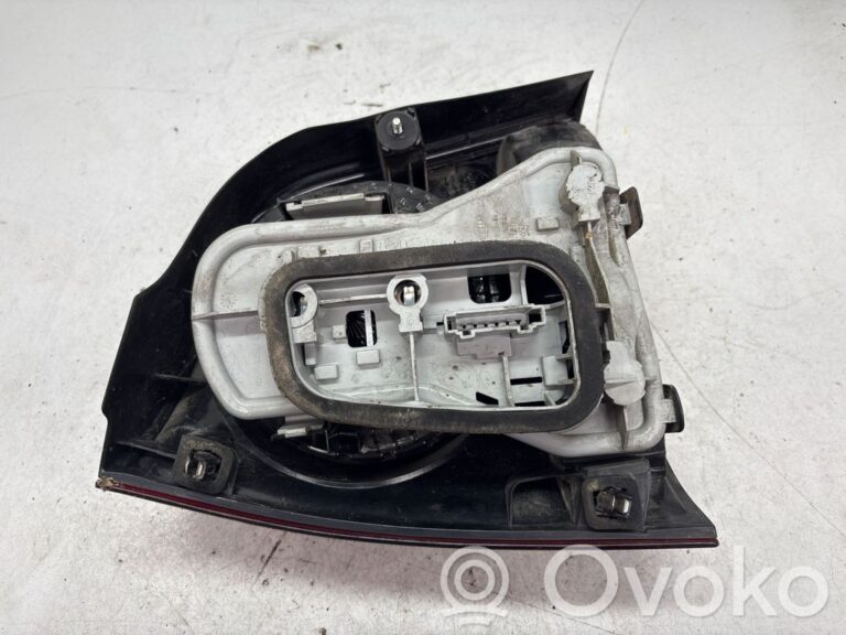 46a0f32fde559294975b6ab40f863425-2be3ce6437373c1eb4583dec267dbff3_rear_tail_lights