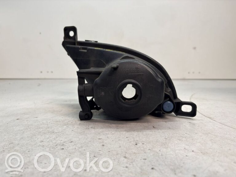 4738b34a49a8f95fc79076f4695c03f0-be32f20763196444ddaeab6aebd02359_front_fog_light