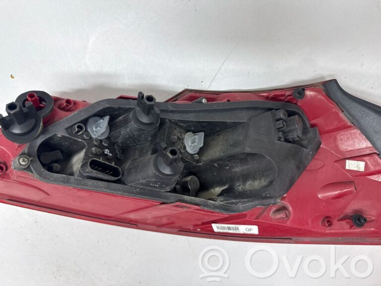 474f8d2221225909f8ad3863c920aaa0-840c69926d63e59835fc79d172999360_rear_tail_lights