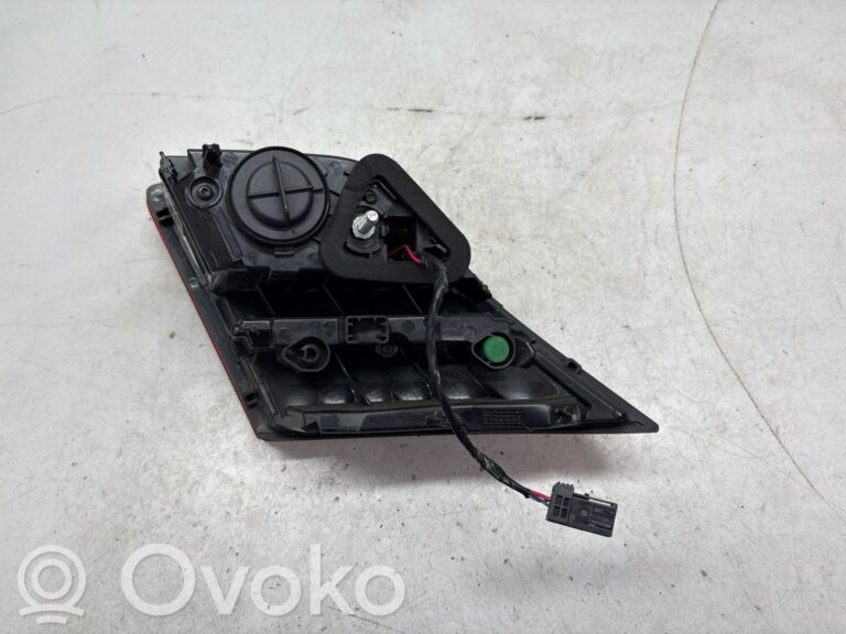 4791b19e176516f9aaa43bb3fe255e78-fe242f29fb79e738d778e09a79e5ccb1_rear_tail_lights