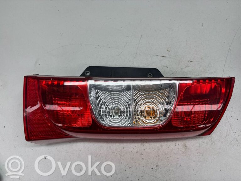 47ebf6a4d6891269ed4d03897843df42-b8b46a414b3522f96ec1473b710c700a_rear_tail_lights