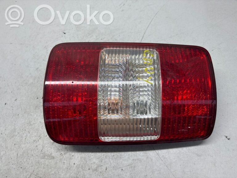 488cd78a6e67370d5183c6c6877cc0e2-7506c8f0b4a4c658b6628079459dd981_rear_tail_lights