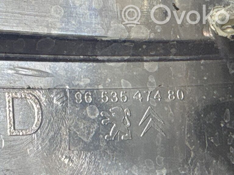 498267768722c53467805fe46261800c-6da07390b1cb93fafb1c2856e55db095_rear_tail_lights