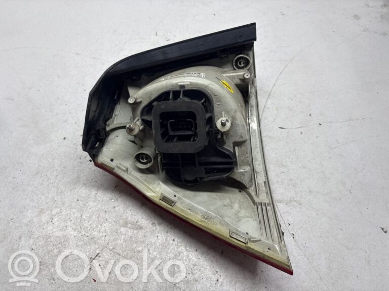 49901ae0a4217710594f5ce58043586f-ada0a7b25676fe18f0f3372593d89da8_rear_tail_lights