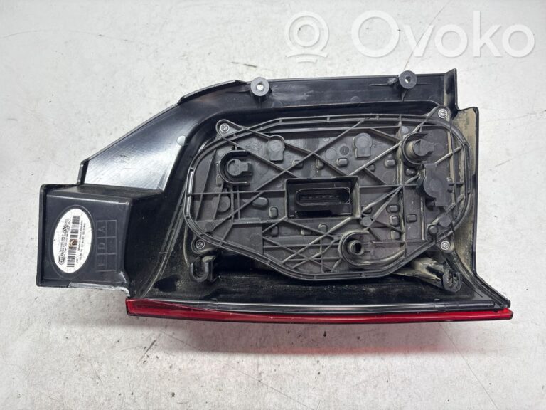 4a432bda3710f669436d9b656a8d389a-025cc9fb46ca87eb89a688571edf543f_rear_tail_lights