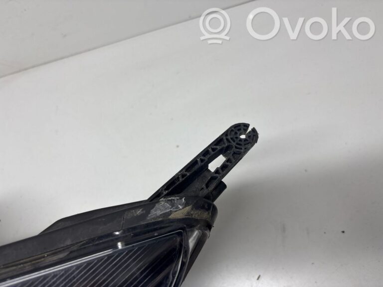 4b5aa08c9446b591167012fe8e901c83-784f6fd8c6efe0931611632ebffd6e0d_headlight_headlamp