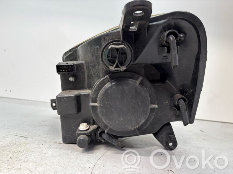 4bbf0932631f3b7198aea679651b1ae8-4b94da3578de05ebfdb7aa56c4ca361b_headlight_headlamp